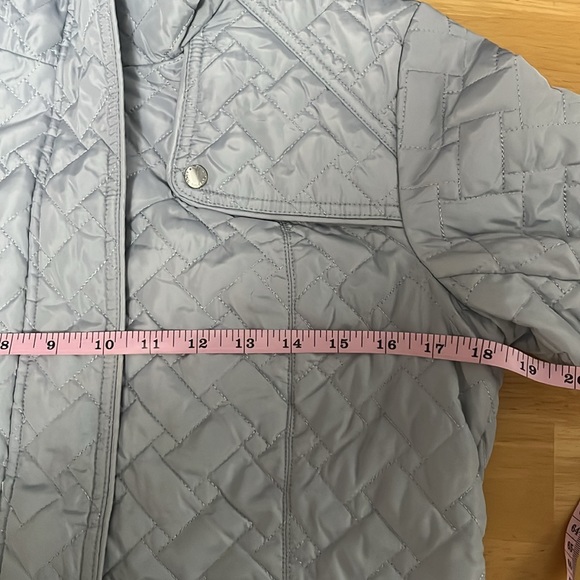 COLE HAAN Signature Quilted Silver Sky Women's Jacket - Picture 9 of 11